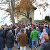 Bild vergr��ern: Zahlreiche Lindauerinnen und Lindauer waren auf die Hintere Insel gekommen, um sich �ber das Gartenschaugel�nde f�hren zu lassen.