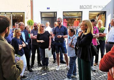 Bild vergr��ern: Quartiersspaziergang IHK und Stadt